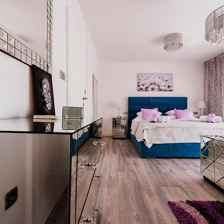 Downtown Luxury Apartment Emili Split Exterior photo