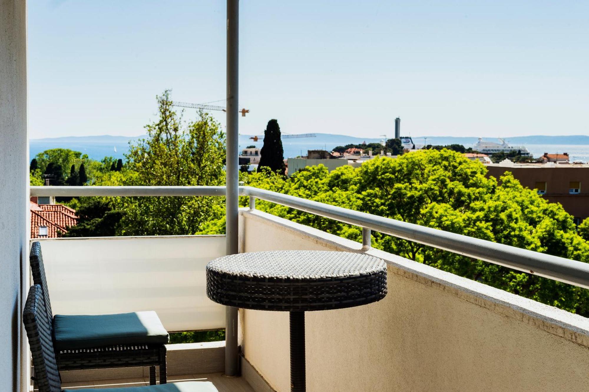 Downtown Luxury Apartment Emili Split Exterior photo